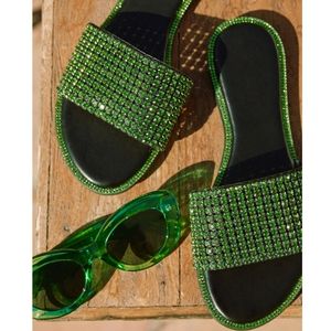 𝙉𝙀𝙒 𝙄𝙉🖤🎥DIAMONDS SANDAL - GREEN